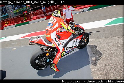 motogp_iannone_004_italie_mugello_2015.jpg