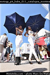 motogp_pit_babe_011_catalogne_montmelo_2015.jpg