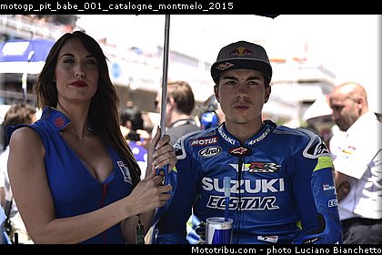 motogp_pit_babe_001_catalogne_montmelo_2015.jpg