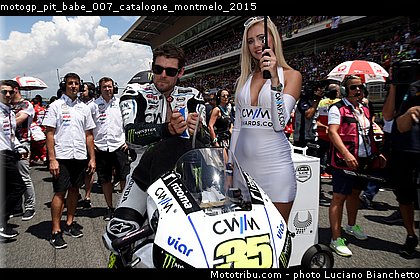 motogp_pit_babe_007_catalogne_montmelo_2015.jpg