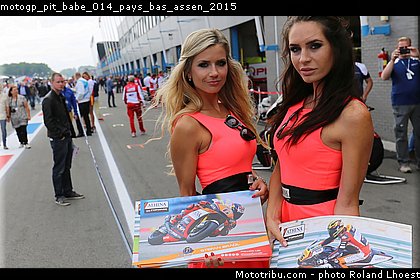 motogp_pit_babe_014_pays_bas_assen_2015.jpg