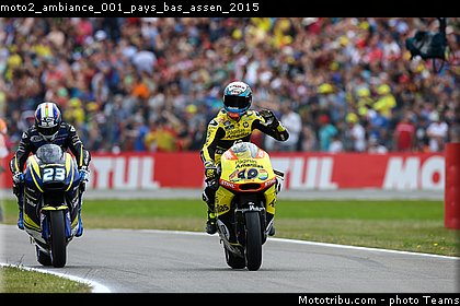 moto2_ambiance_001_pays_bas_assen_2015.jpg