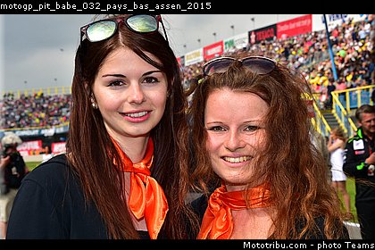 motogp_pit_babe_032_pays_bas_assen_2015.jpg
