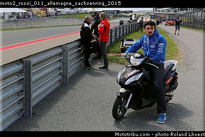 moto2_rossi_011_allemagne_sachsenring_2015.jpg