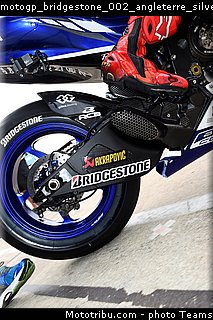 motogp_bridgestone_002_angleterre_silverstone_2015.jpg