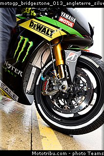motogp_bridgestone_013_angleterre_silverstone_2015.jpg