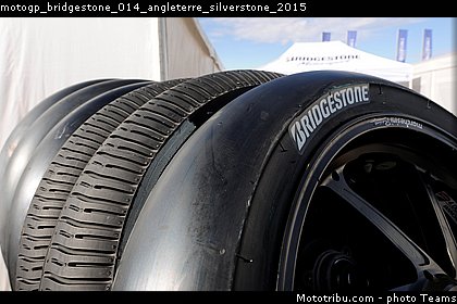 motogp_bridgestone_014_angleterre_silverstone_2015.jpg