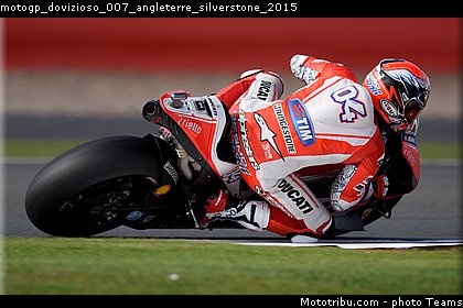 motogp_dovizioso_007_angleterre_silverstone_2015.jpg