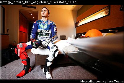 motogp_lorenzo_002_angleterre_silverstone_2015.jpg