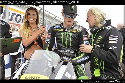 motogp_pit_babe_007_angleterre_silverstone_2015.jpg