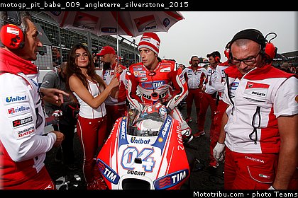 motogp_pit_babe_009_angleterre_silverstone_2015.jpg