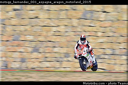 motogp_hernandez_001_espagne_aragon_motorland_2015.jpg