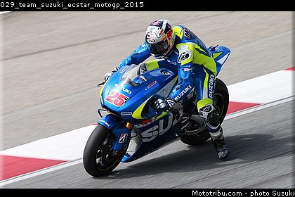 029_team_suzuki_ecstar_motogp_2015.jpg