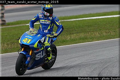 037_team_suzuki_ecstar_motogp_2015.jpg