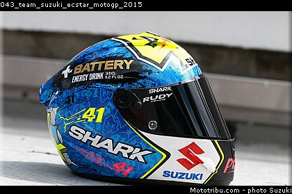 043_team_suzuki_ecstar_motogp_2015.jpg