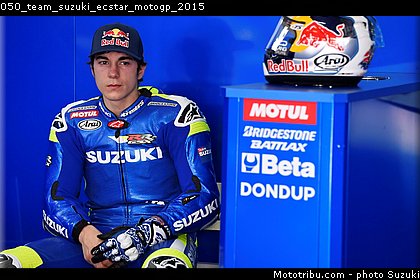 050_team_suzuki_ecstar_motogp_2015.jpg