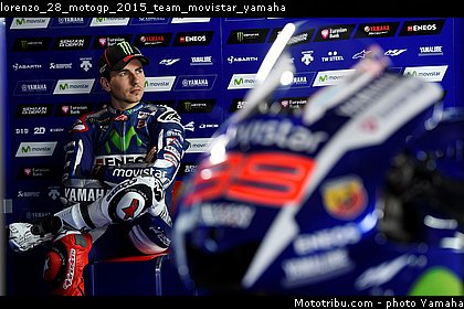 lorenzo_28_motogp_2015_team_movistar_yamaha.jpg