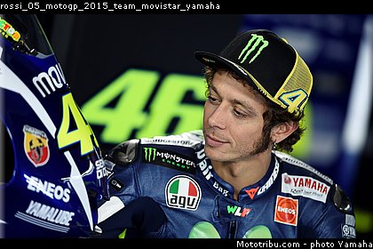rossi_05_motogp_2015_team_movistar_yamaha.jpg