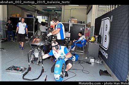 abraham_002_motogp_2015_malaisie_tests.jpg