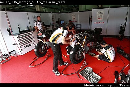 miller_005_motogp_2015_malaisie_tests.jpg