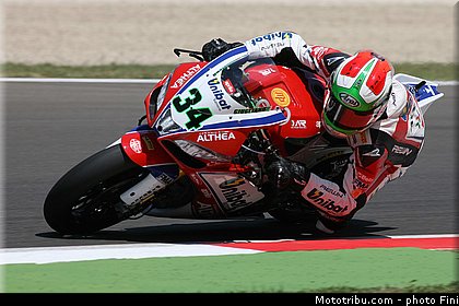 superbike_giugliano_001_wsbk_2013_italie_imola.jpg