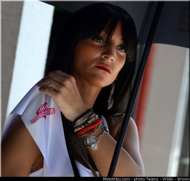 superbike_pit_babe_022_italie_imola_2013