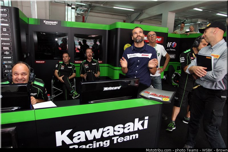 superbike_pit_babe_045_italie_imola_2013