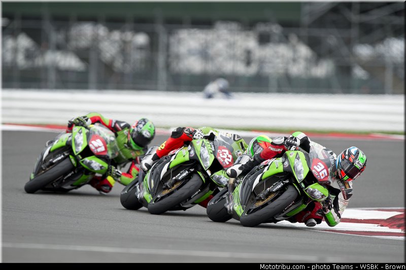 1000stk_004_wsbk_2013_angleterre_silverstone