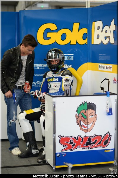 1000stk_barrier_001_wsbk_2013_angleterre_silverstone