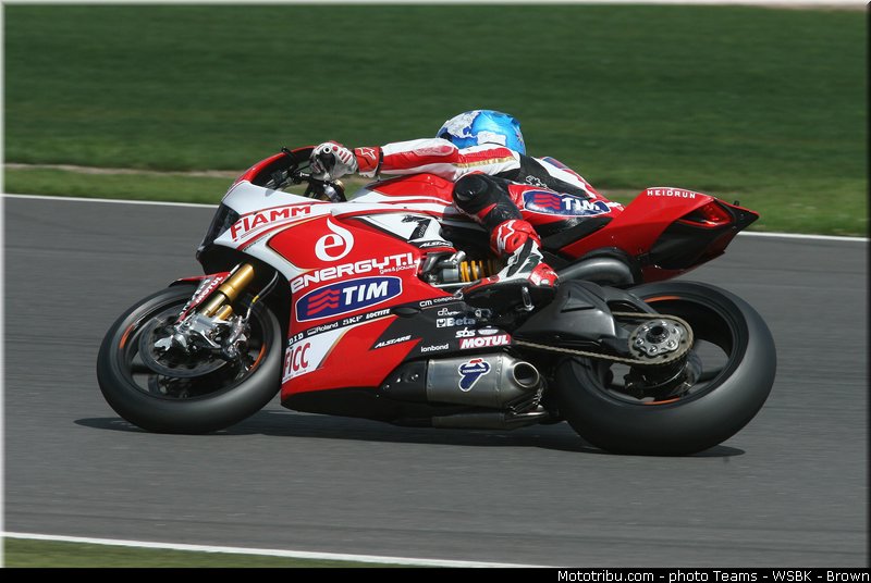 superbike_checa_004_wsbk_2013_angleterre_silverstone