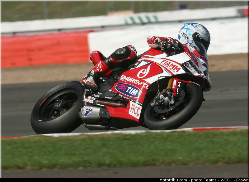 superbike_checa_014_wsbk_2013_angleterre_silverstone
