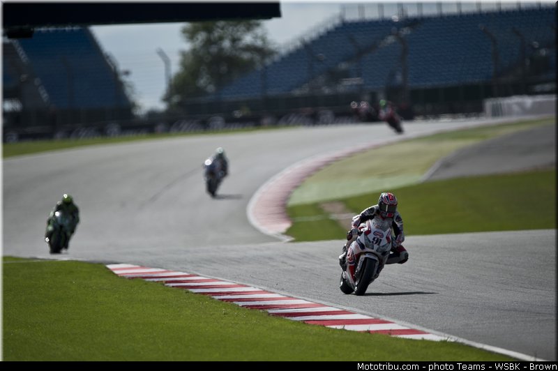 superbike_haslam_003_wsbk_2013_angleterre_silverstone
