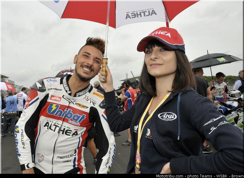 superbike_pit_babe_002_wsbk_2013_angleterre_silverstone