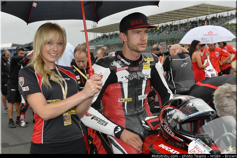 superbike_pit_babe_004_wsbk_2013_angleterre_silverstone
