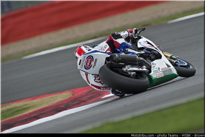 superbike_rea_009_wsbk_2013_angleterre_silverstone