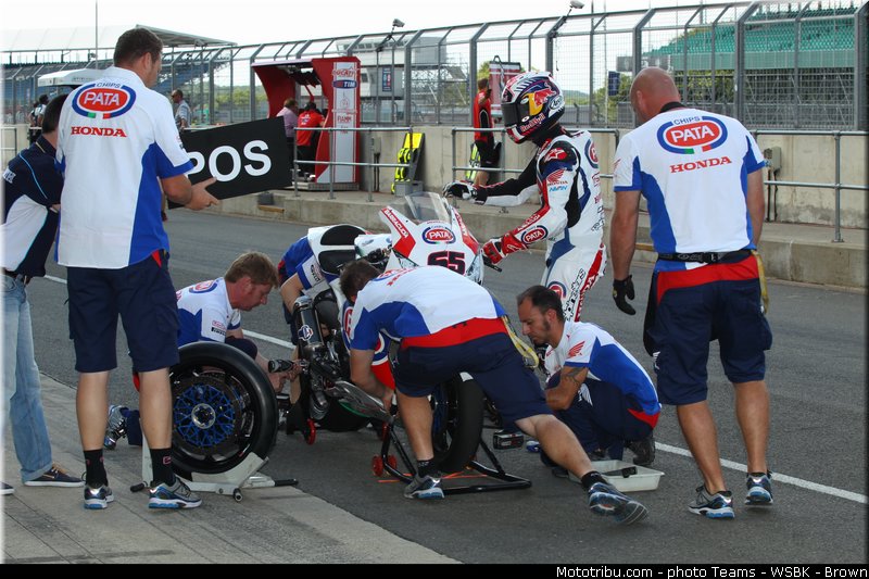 superbike_rea_017_wsbk_2013_angleterre_silverstone