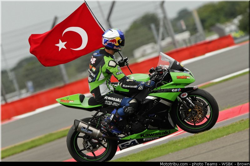 supersport_sofuoglu_001_wsbk_2013_angleterre_silverstone