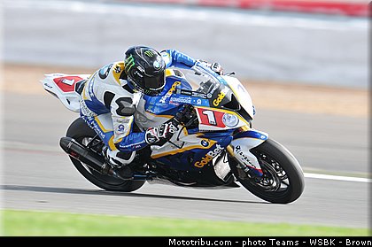 1000stk_barrier_003_wsbk_2013_angleterre_silverstone.jpg