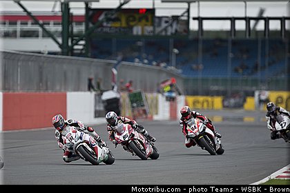 superbike_021_wsbk_2013_angleterre_silverstone.jpg