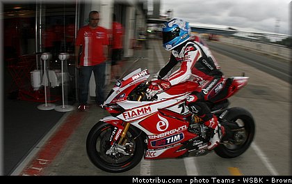 superbike_checa_012_wsbk_2013_angleterre_silverstone.jpg