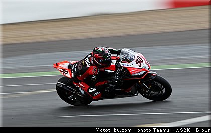 superbike_guintoli_002_wsbk_2013_angleterre_silverstone.jpg