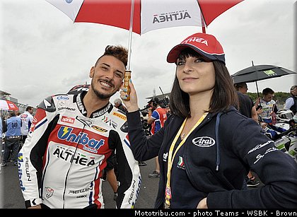 superbike_pit_babe_002_wsbk_2013_angleterre_silverstone.jpg