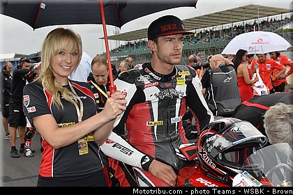 superbike_pit_babe_004_wsbk_2013_angleterre_silverstone.jpg