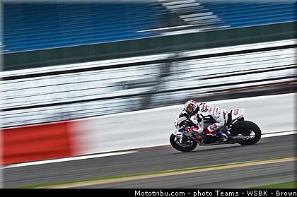 superbike_rea_011_wsbk_2013_angleterre_silverstone.jpg