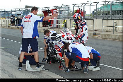 superbike_rea_019_wsbk_2013_angleterre_silverstone.jpg