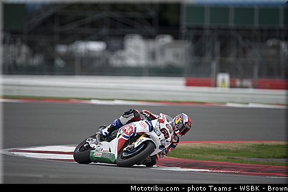 superbike_rea_033_wsbk_2013_angleterre_silverstone.jpg
