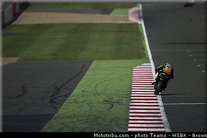 superbike_sykes_005_wsbk_2013_angleterre_silverstone.jpg
