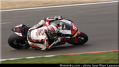 1000stk_jezek_002_wsbk_2013_allemagne_nurburgring.jpg