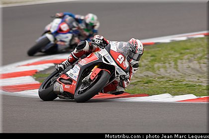 1000stk_jezek_003_wsbk_2013_allemagne_nurburgring.jpg