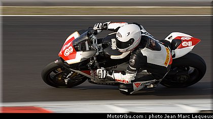 1000stk_moser_004_wsbk_2013_allemagne_nurburgring.jpg